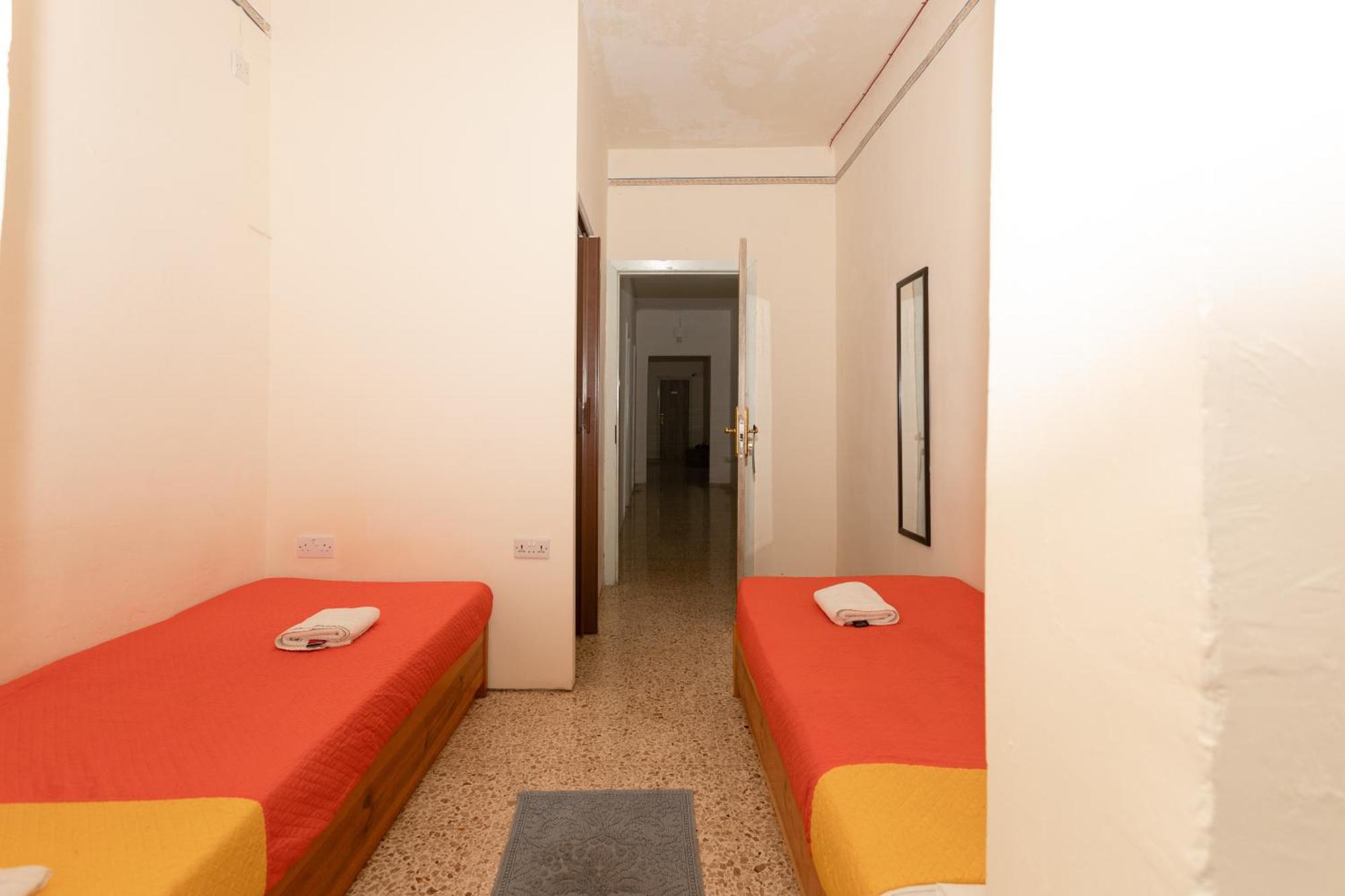 Tarona Guesthouse Σεντ Πόλς Μπέι Δωμάτιο φωτογραφία