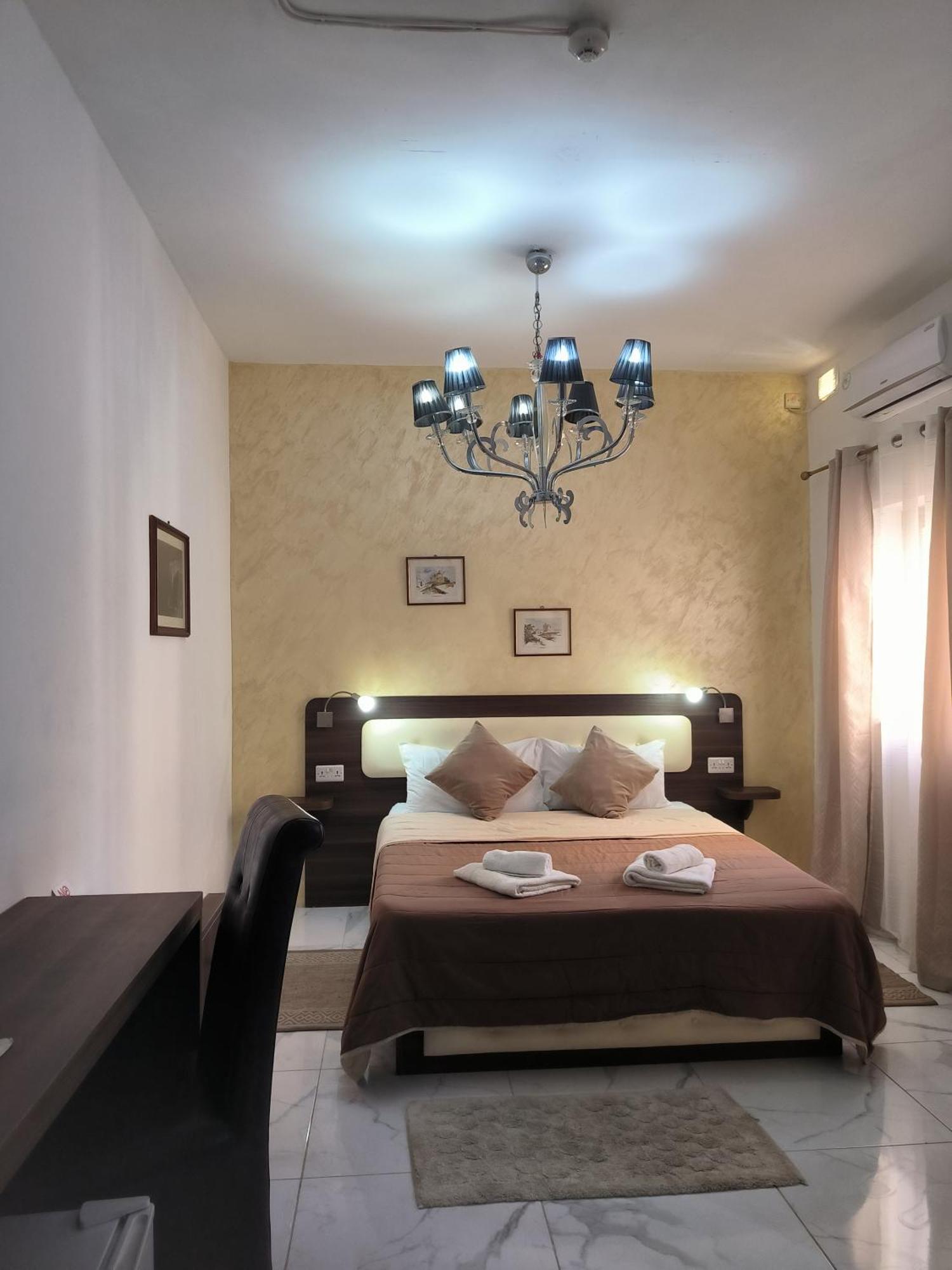 Tarona Guesthouse Σεντ Πόλς Μπέι Εξωτερικό φωτογραφία